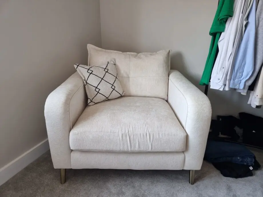 Oak Furnitureland Single Cream Chair