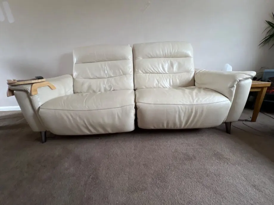 Harveys White 3 and 2 Seater Electric Recliners with USB Ports