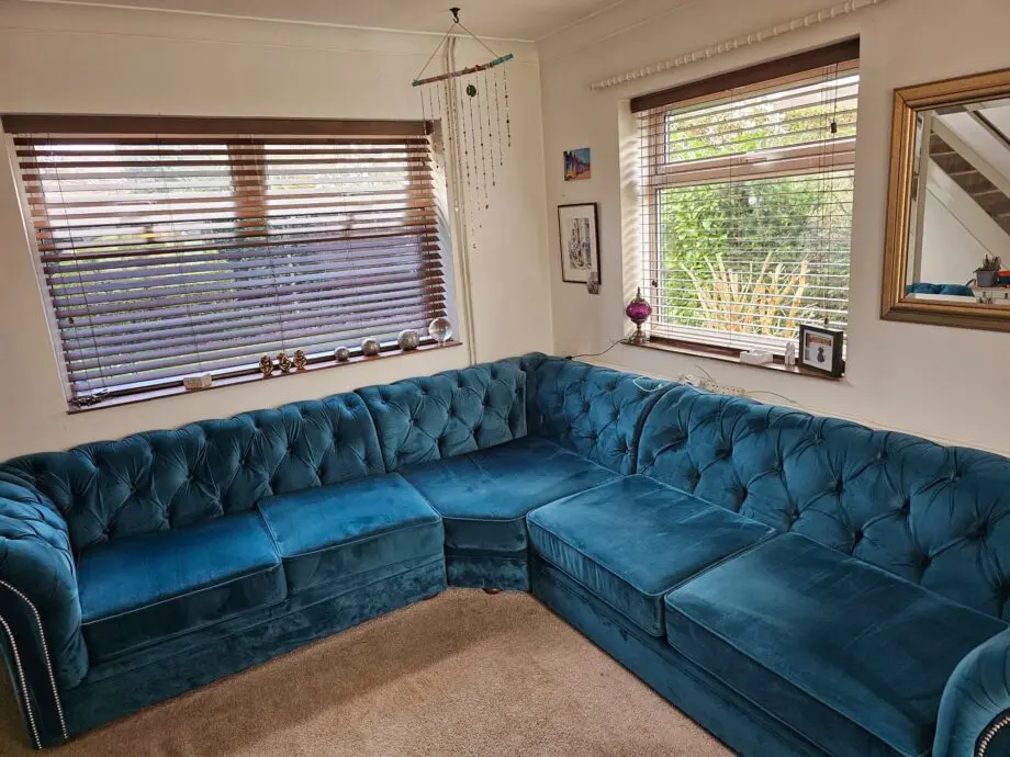 Plush Green Large Chesterfield Corner Sofa