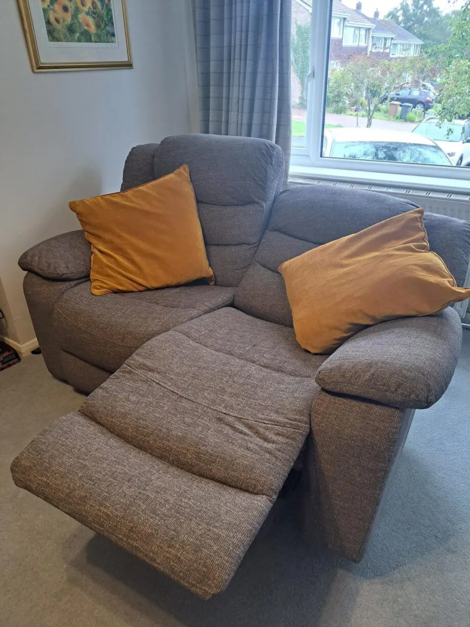 3 seater sofa and 2 seater electric recliner sofas