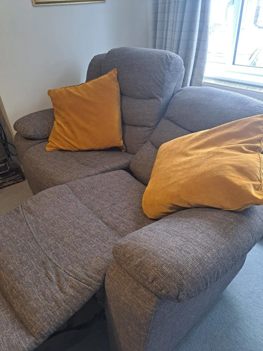 3 seater sofa and 2 seater electric recliner sofas