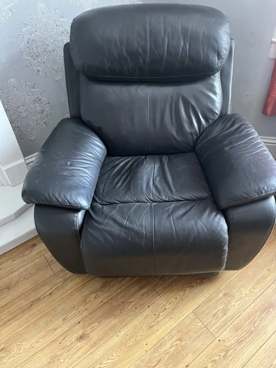 Corner navy suite