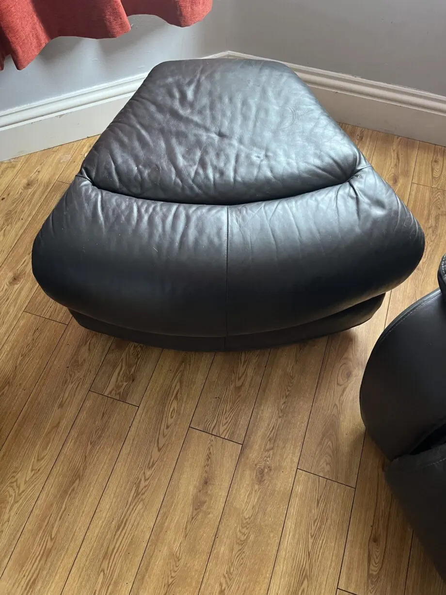 Corner navy suite