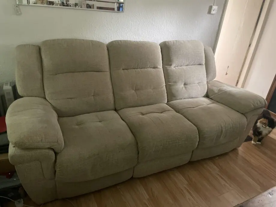 Lazy boy recycliner sofa 3 seater and 2 seater