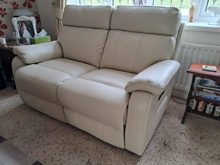 New Narvona 2 seat reclining leather Setee