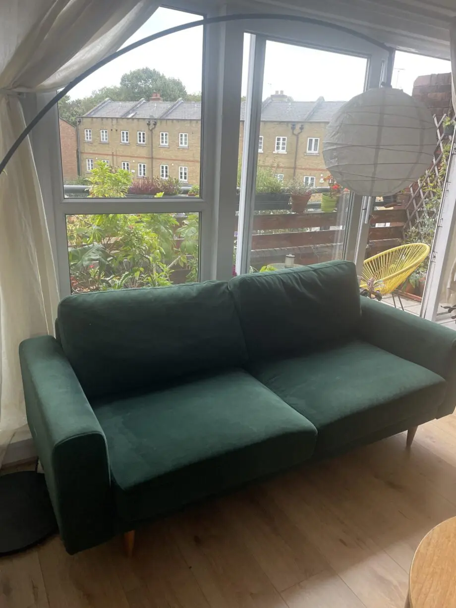 Snug 3-seater velvet sofa