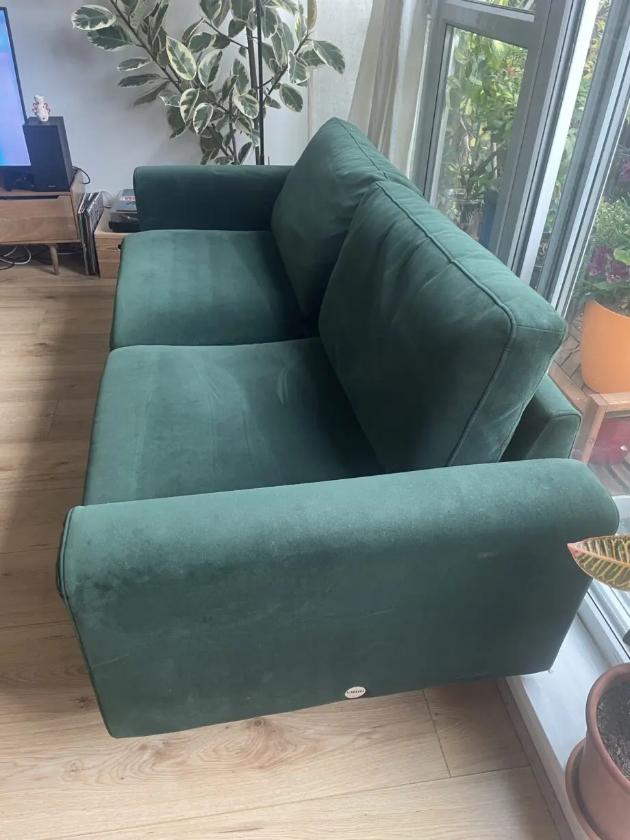 Snug 3-seater velvet sofa