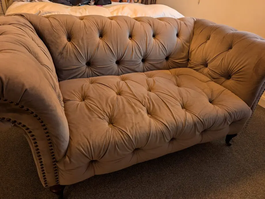 Chesterfield Sofa / Love Seat
