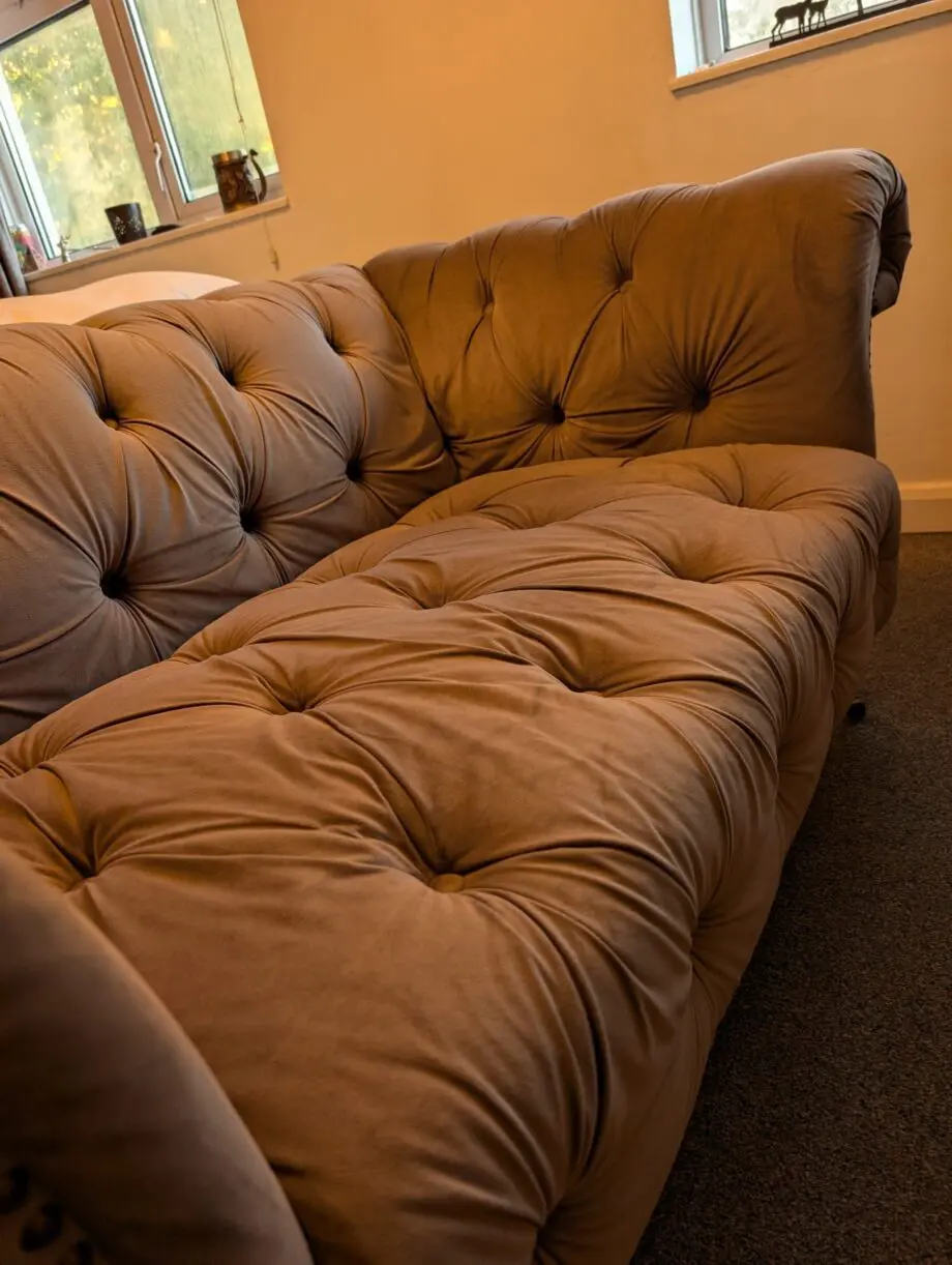 Chesterfield Sofa / Love Seat