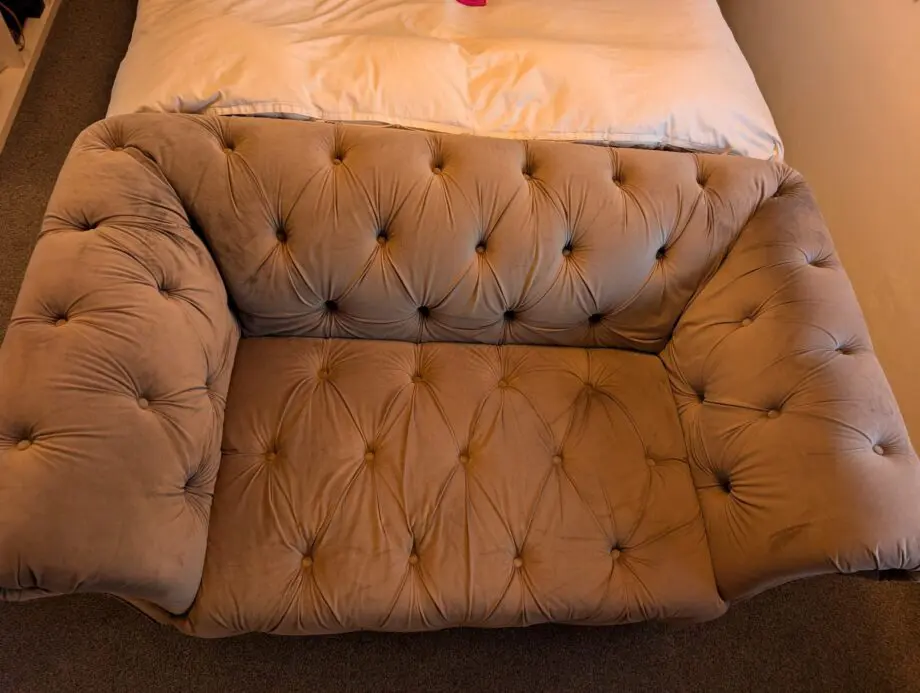 Chesterfield Sofa / Love Seat