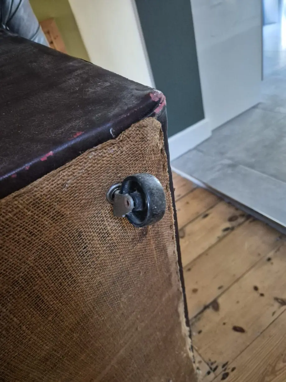 Chesterfield armchair - leather.