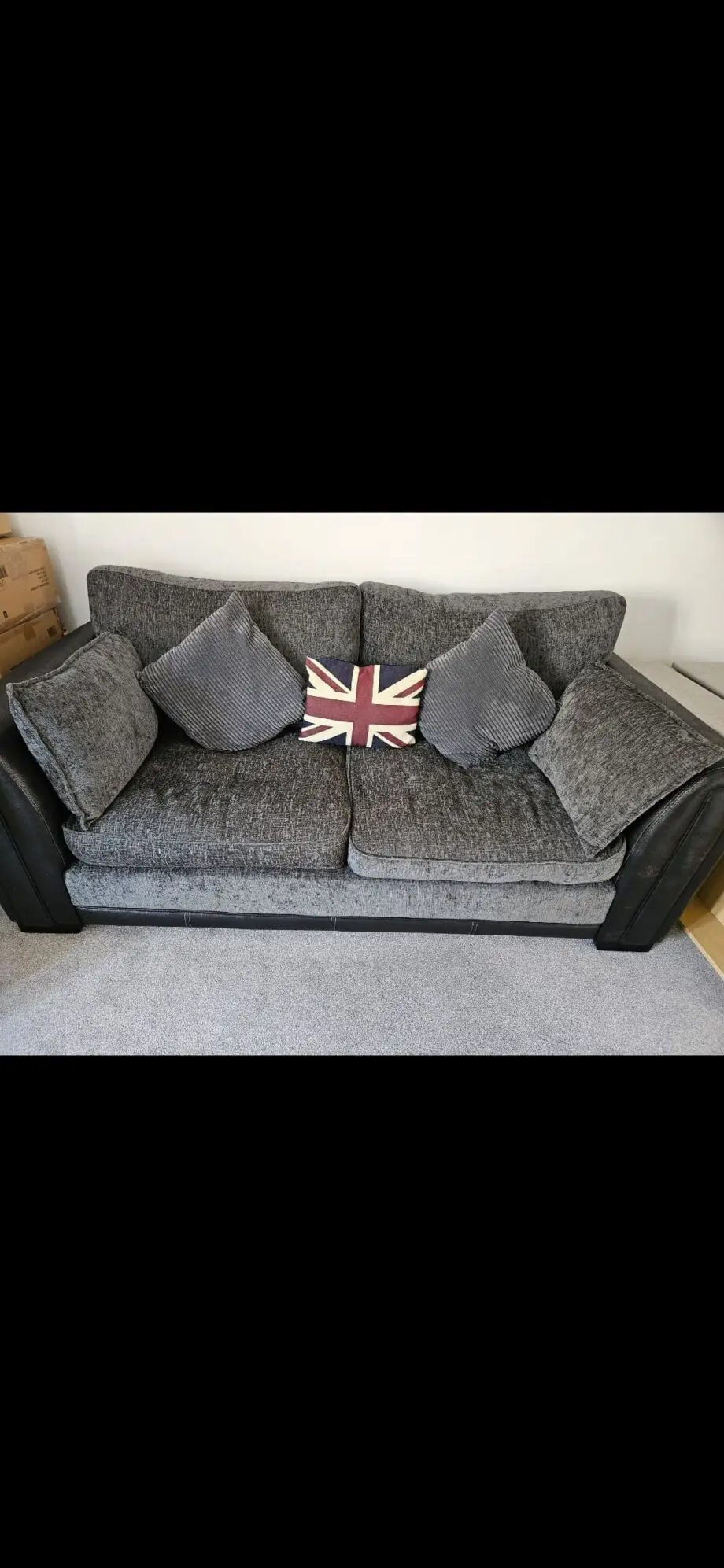 DFS Ollie 3 Seater (used/good)