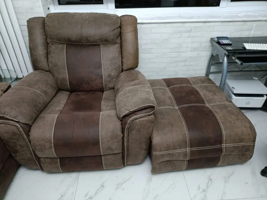 Barkley recliner sofas ,smoke free home