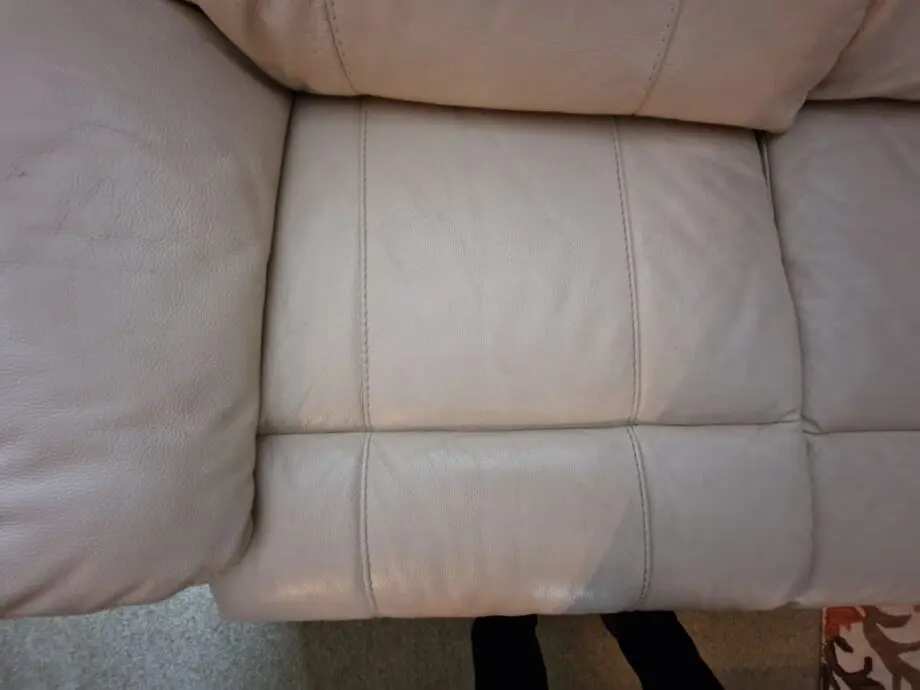 2 x 3 seater leather sofas with electric recliners Woodford Halse, Northants