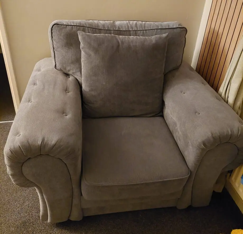 Large 2 seater settee and chair