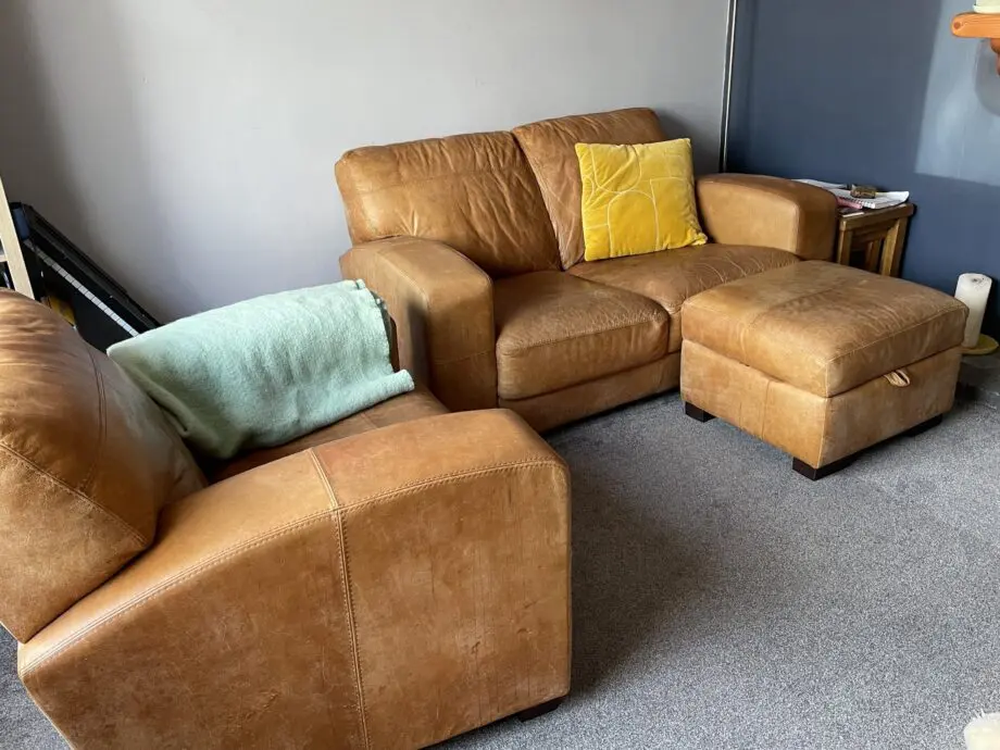 TAN LEATHER SOFA SET SCS