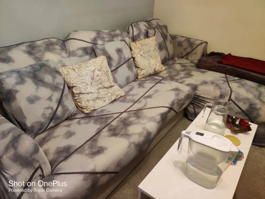 Nice sofa, no structural damage