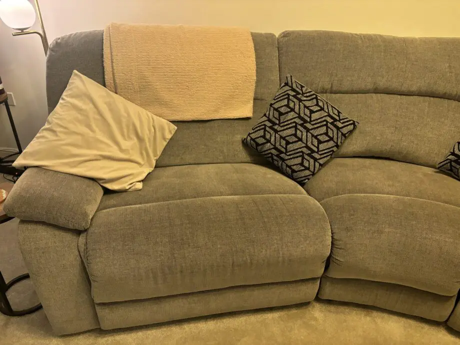 La-Z- Boy Alabama power recliner Cherub Grey