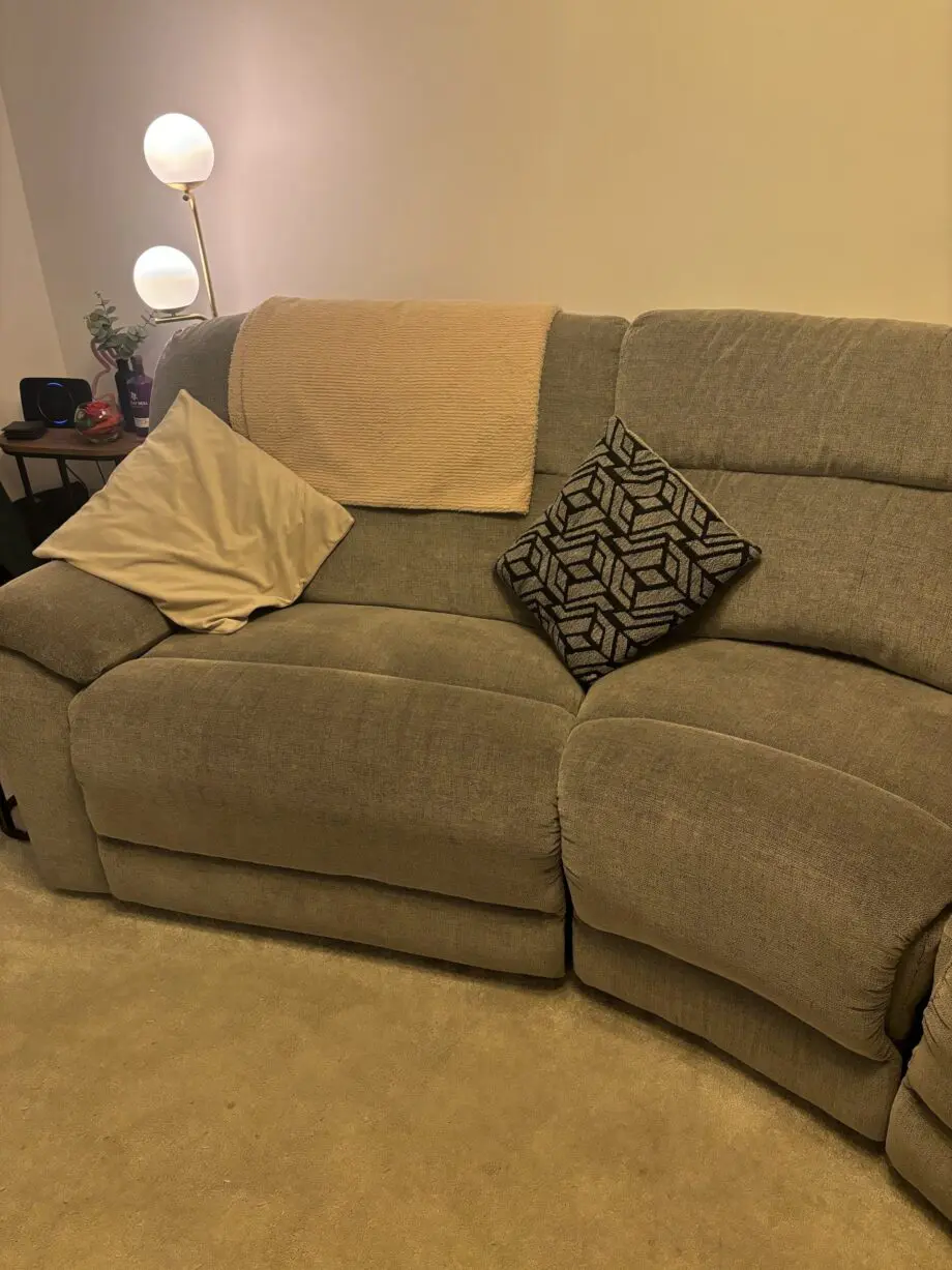 La-Z- Boy Alabama power recliner Cherub Grey