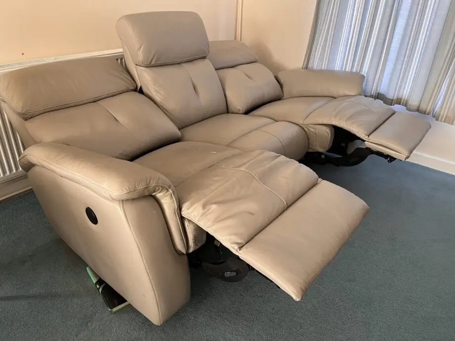Leather 3 seat electric recliner couch