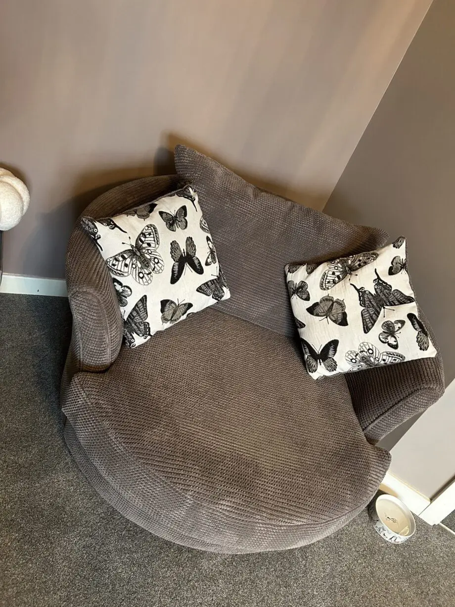 DFS Maripose Cuddle Chair