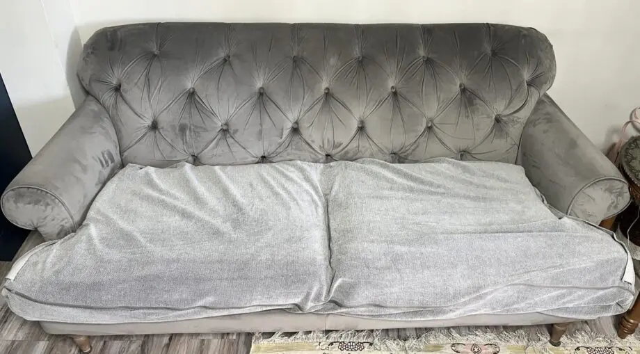 Mia Three seaters chesterfield sofa