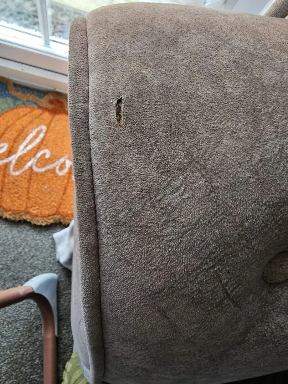 Roght hand corner sofa large double corner bit deep seats amd large snuggle chair. Colour is oatmeal sofa and gray chair