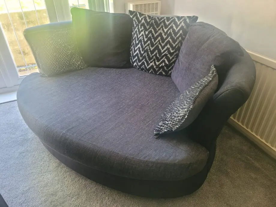 TWO PIECE DFS 4 SEATER SOFA & 3 SEATER CUDDLER SOFA