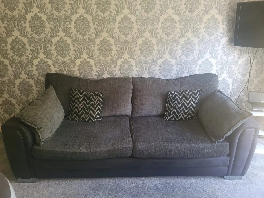 TWO PIECE DFS 4 SEATER SOFA & 3 SEATER CUDDLER SOFA
