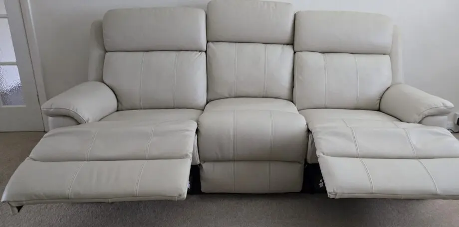 Sofology Gracie Leather 3 seater Recliner & 1 seater recliner and heated Sofa