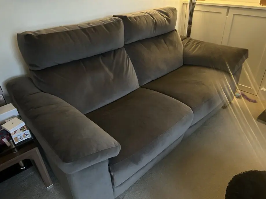Natuzzi 2 Seater Recliner - 1 year old and hardly used - Retail £4500 +