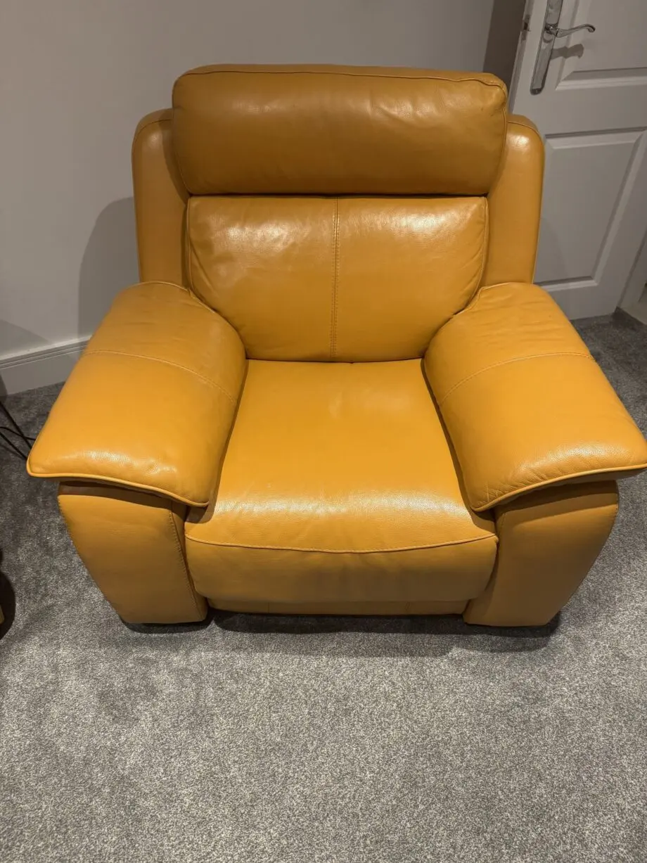 WORLD OF LEATHER 3 SEATER AND CHAIR IN HONEY YELLOW POWER RECLINER
