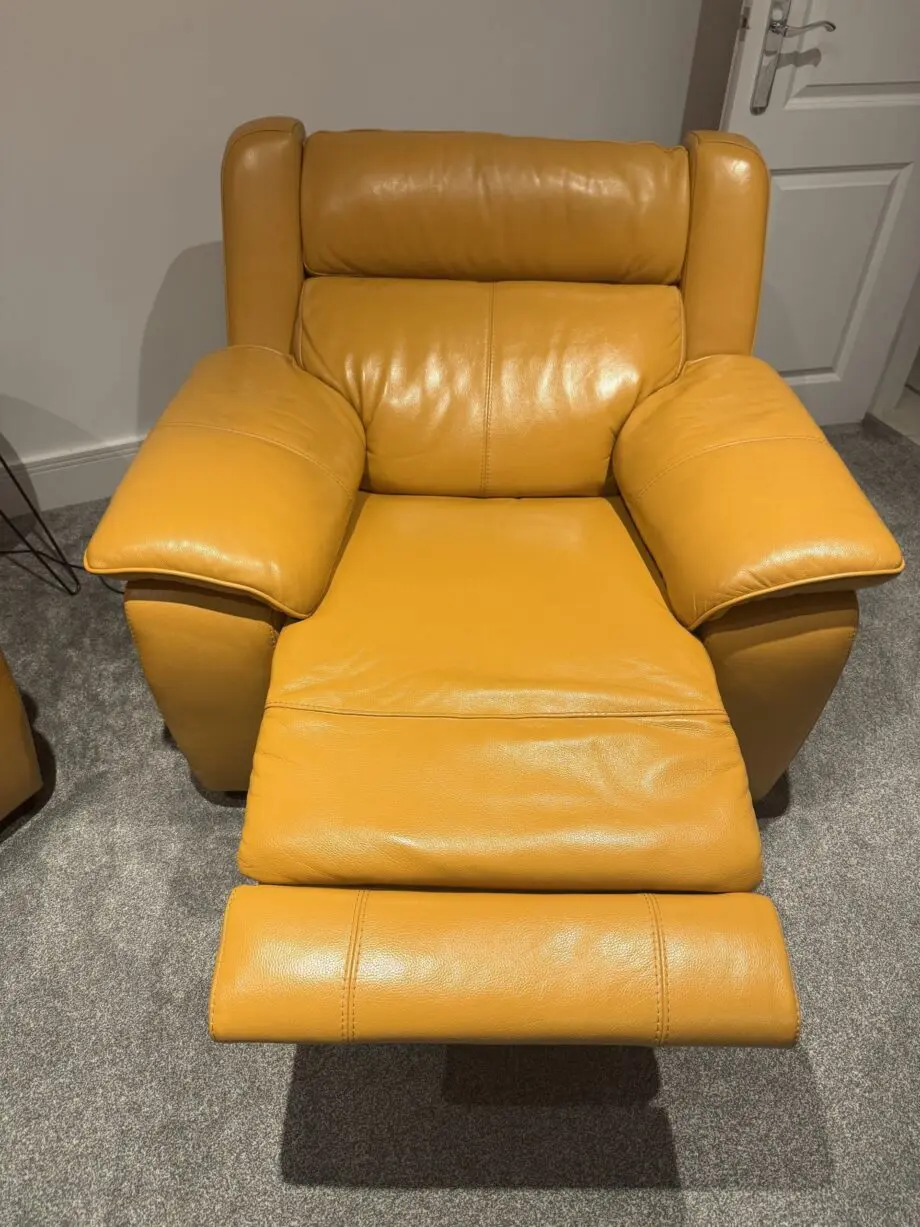 WORLD OF LEATHER 3 SEATER AND CHAIR IN HONEY YELLOW POWER RECLINER