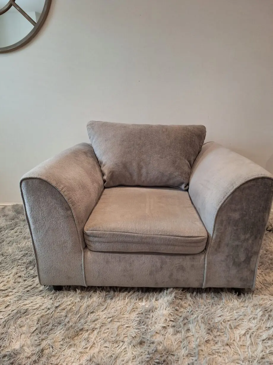 Light grey single sofa