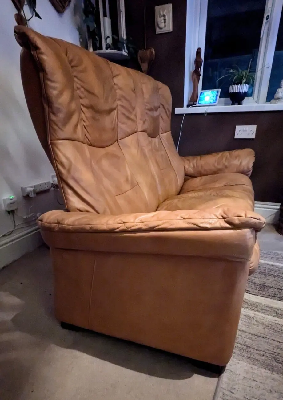 Stressless 2 seater reclining sofa and chair sofa