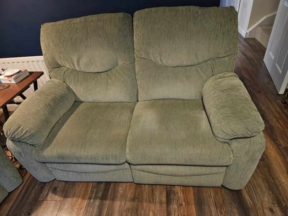Green 2-seater recliner and 2 x 1-seater sofa set