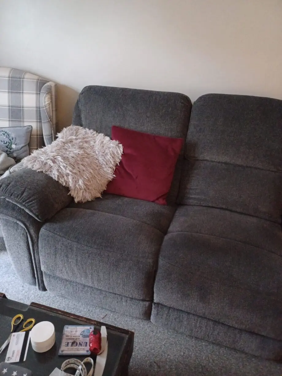 Brand new 3 & 2 seater recliner sofa
