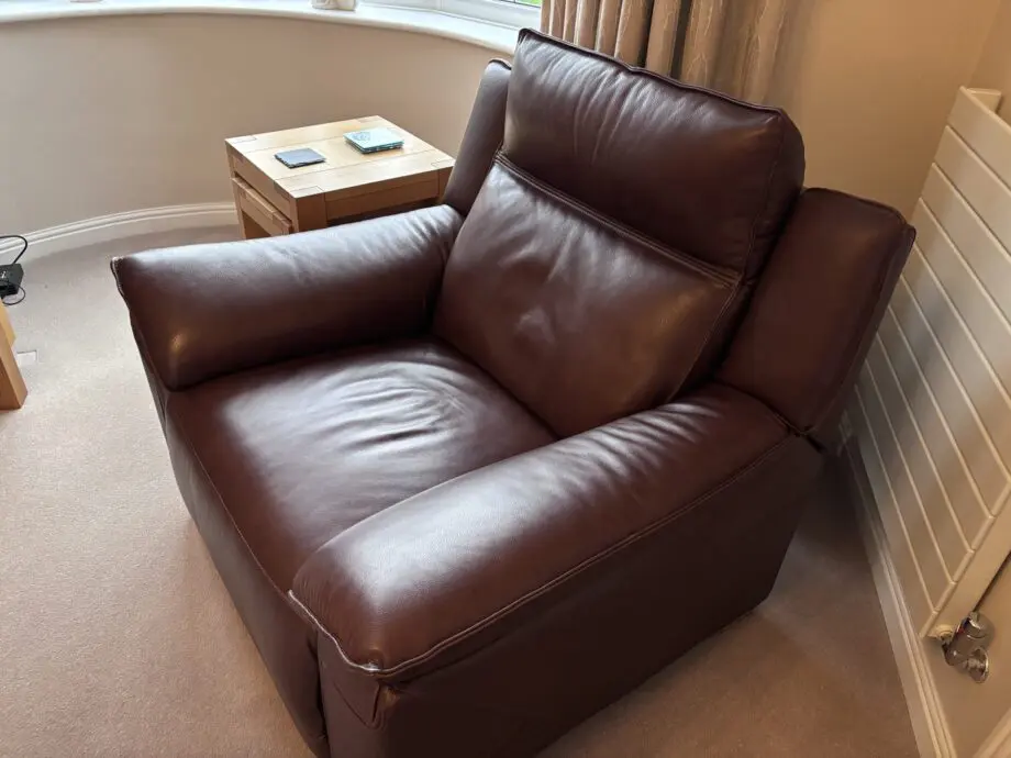 Furniture Village Utah Power Recliner 3 seat and 2 x arm chair