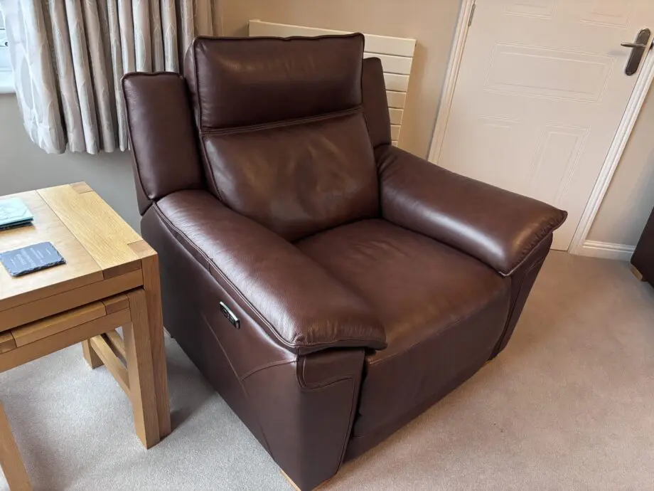 Furniture Village Utah Power Recliner 3 seat and 2 x arm chair