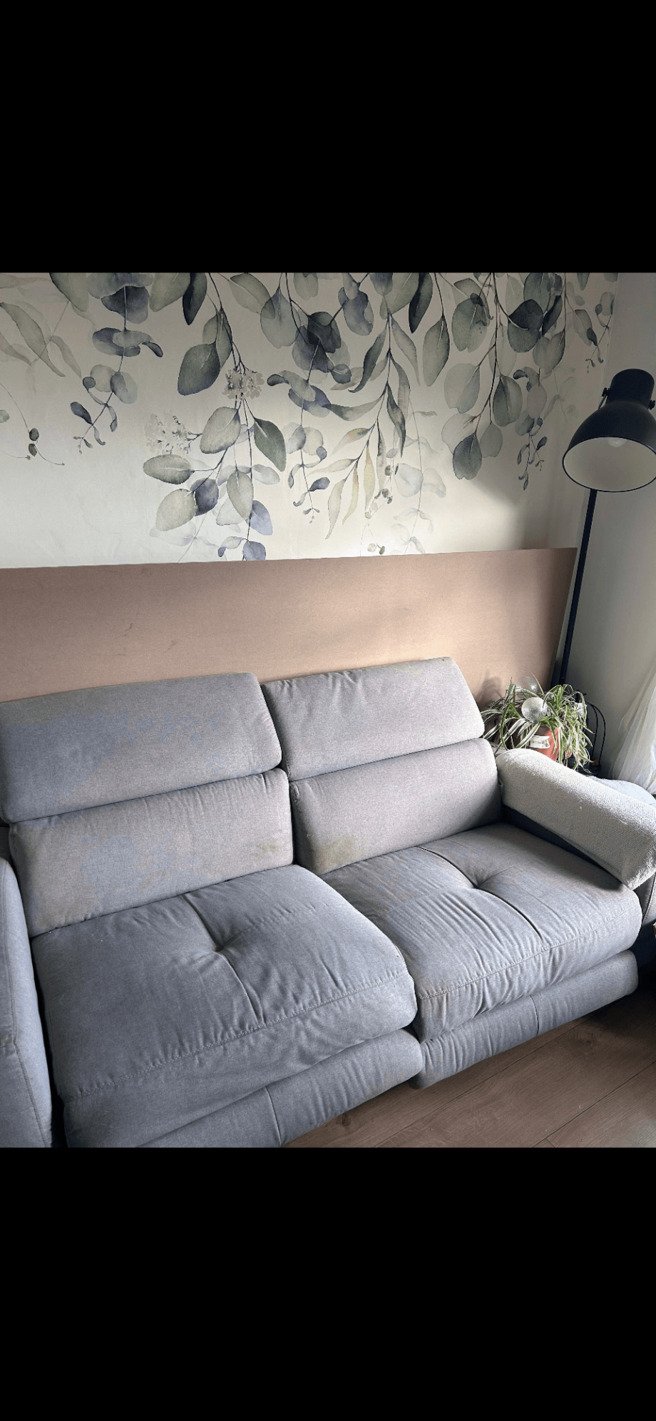 3 + 2 electric recliners from Harvey’s in grey