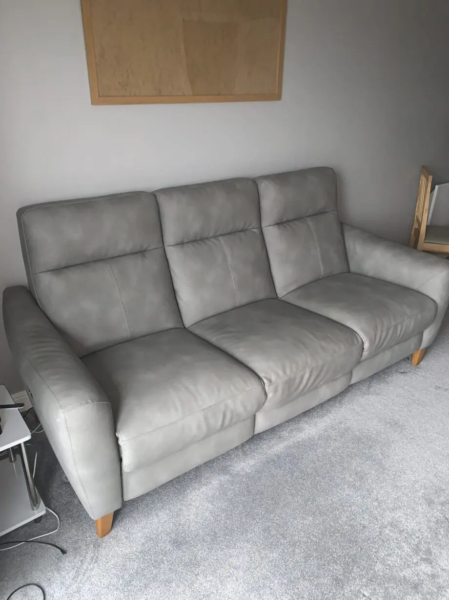 OakFurnitureLand Dylan 3 seater electric recliner sofa (Oxford grey fabric)