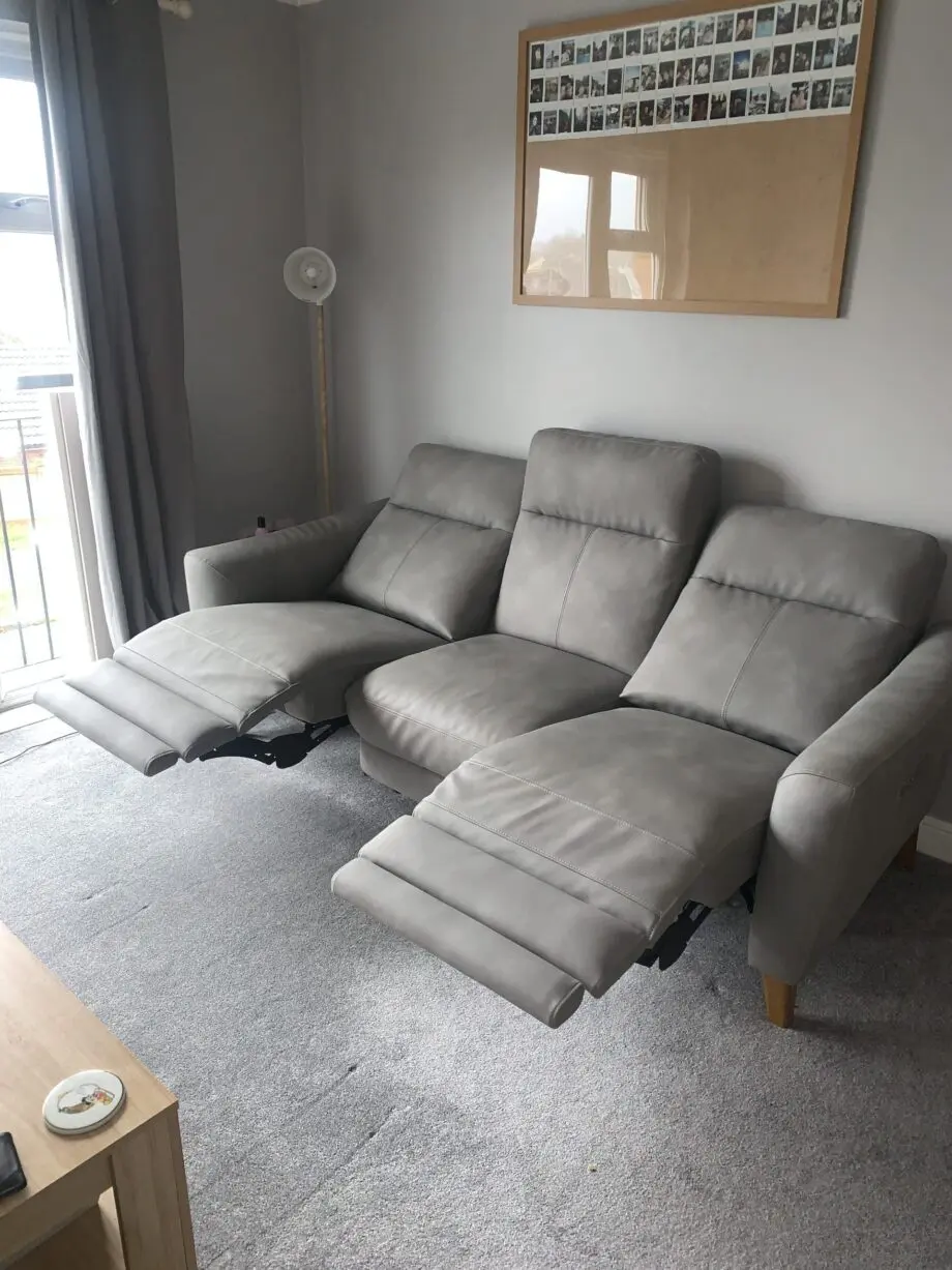 OakFurnitureLand Dylan 3 seater electric recliner sofa (Oxford grey fabric)