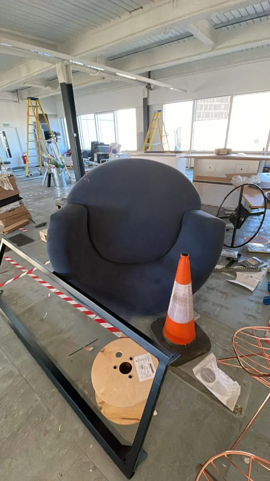 SWIVEL - Blue velvet large ottoman love chair + a footstool