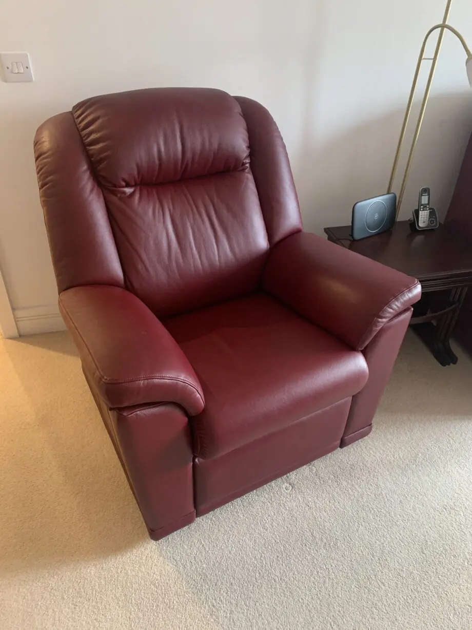G Plan Leather sofa set - 2 seater and 2 x armchairs (1 recliner)