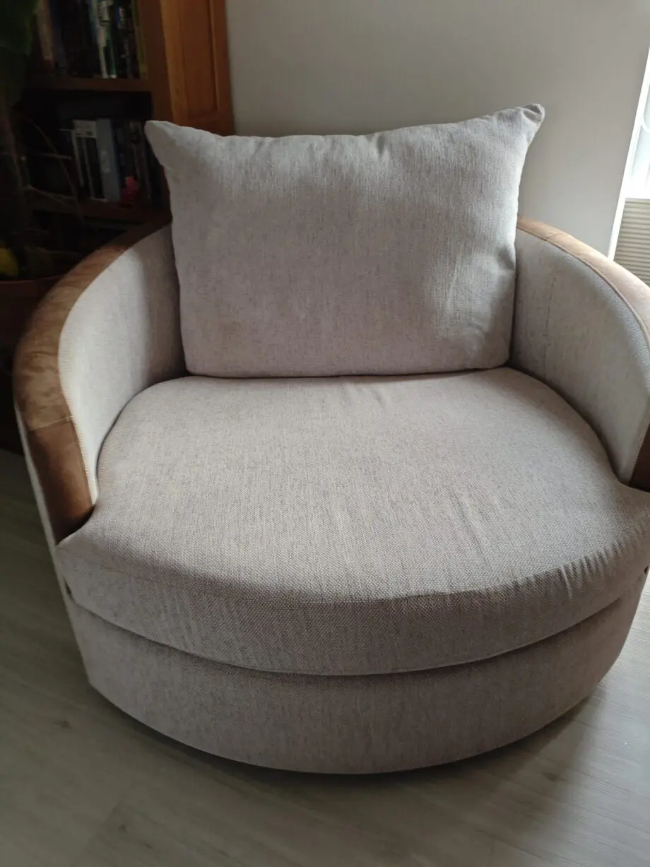 Swivel Round Cuddle Chair
