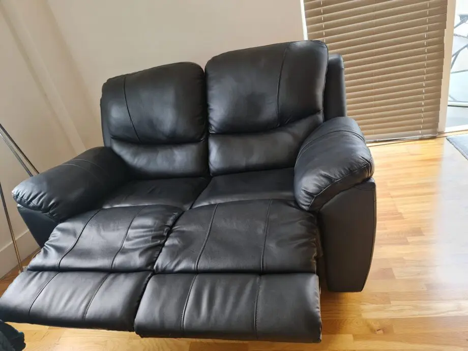 2 seater recliner sofa RRP 2000£