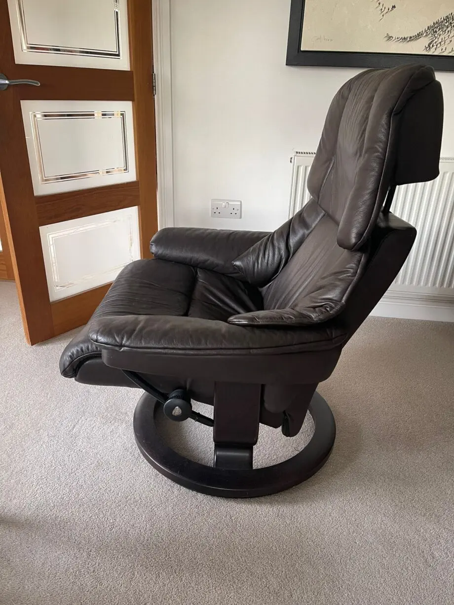 1 x Stressless recliner chairs