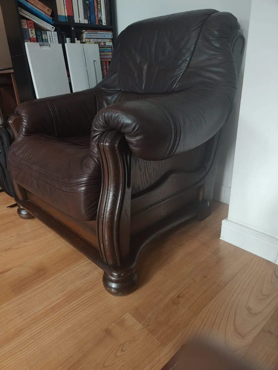 Large 3/4 seater dark brown leather sofa & 2 matching arm chairs