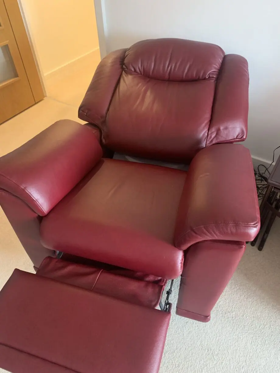 G Plan Leather sofa set - 2 seater and 2 x armchairs (1 recliner)