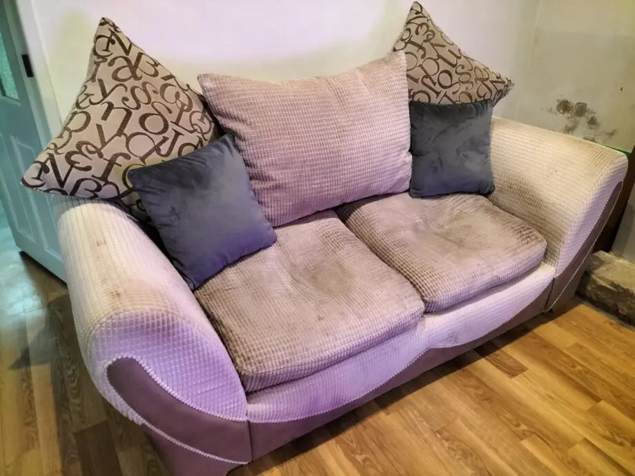 Very comfy 4 seater Settee